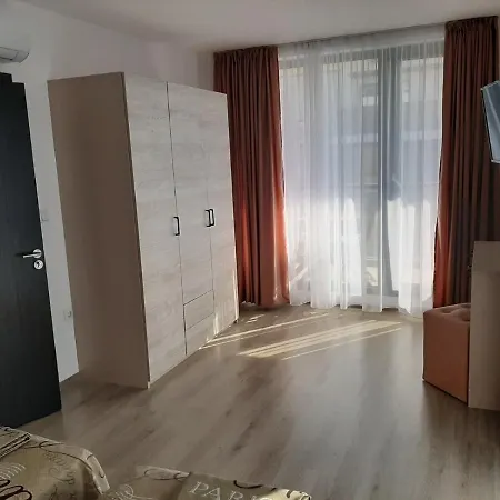 Deluxe 2 Apartment Saints Constantine and Helena