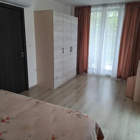 Deluxe 2 * 圣君士坦丁和海伦那