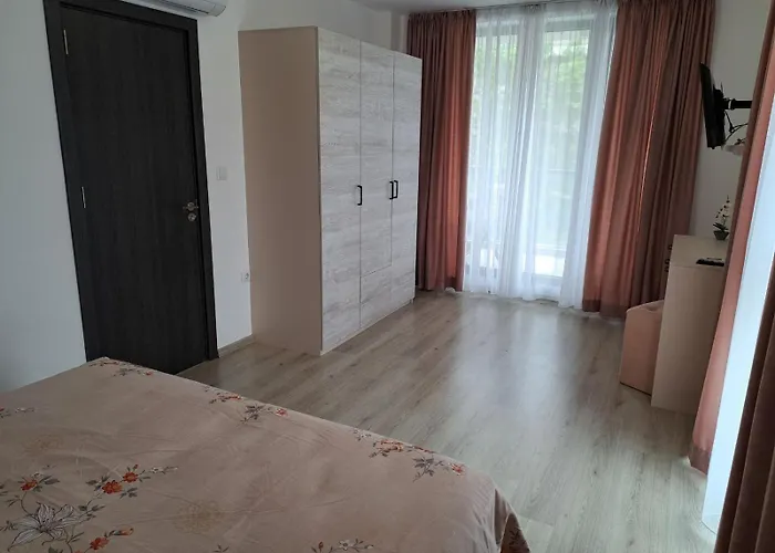 Deluxe 2 * Sankt Konstantin & Helena